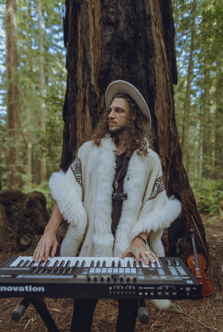 Akriza - Artist Photo